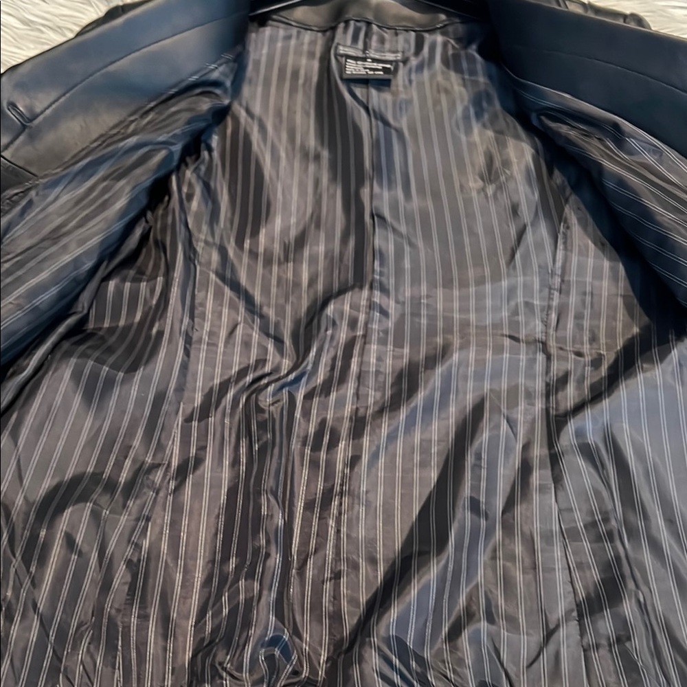 Pamela Dennis Black Leather Jacket Sleek Sophisticated Design - Picture 5 of 7